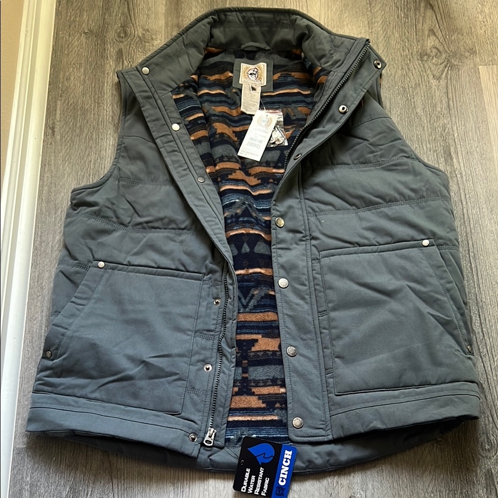 Men’s cinch Quilted Vest with Patterned Lining